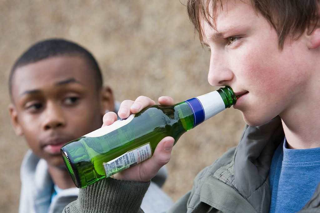 why underage drinking is bad essay